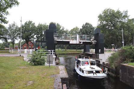 Foto Barnflair, brug over benedenhoofd