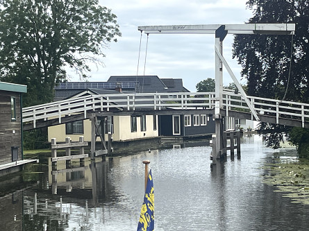 Foto De Hekel, voetbrug
