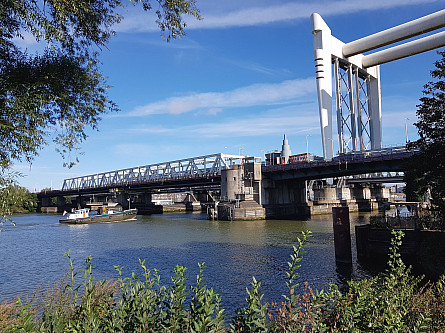 Foto Dordrecht, verkeersbrug