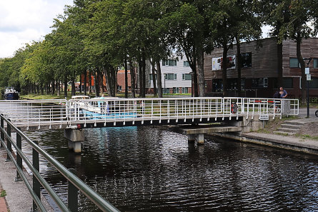 Foto Oosterwolde, fiets/voetbrug