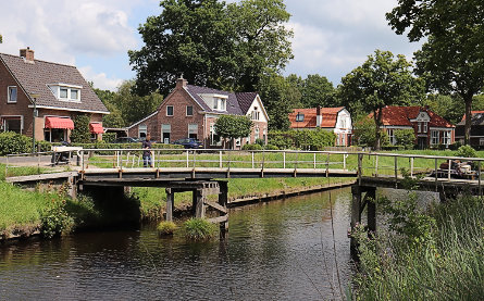Foto Oosterwolde, fietsbrug