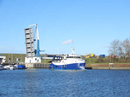 Foto Goereesesluis, brug over binnenhoofd