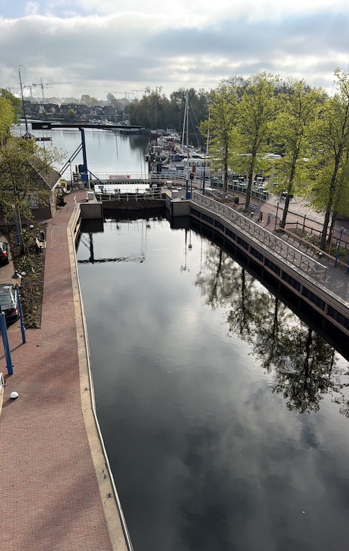 Foto Grote Kolksluis, brug over binnenhoofd