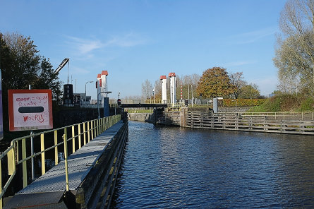 Foto Henriettesluis, brug over bovenhoofd