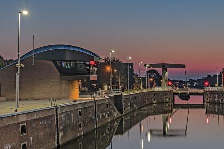 Foto Korte brug, over Grote Merwedesluis