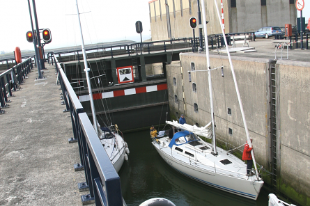 Foto Krammerjachtensluis, sluisdeur in buitenhoofd