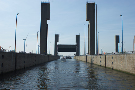 Foto Kreekraksluizen, sluisdeur in benedenhoofd