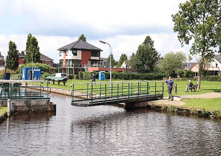 Foto Nanningaverlaat, brug over bovenhoofd