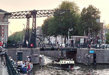 Foto Rapenburgersluis, brug over benedenhoofd