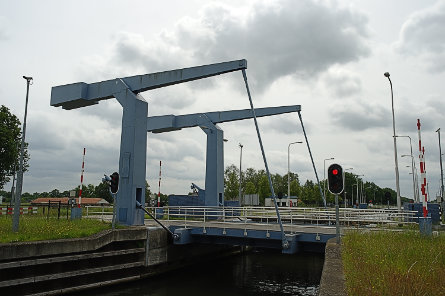 Foto Sluis 13, brug over benedenhoofd