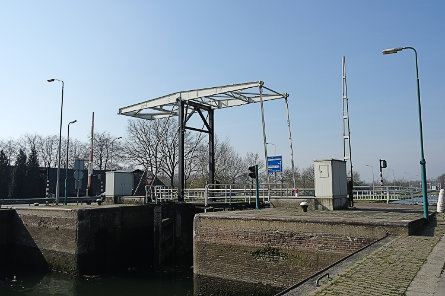 Foto Sluis 9, brug over benedenhoofd