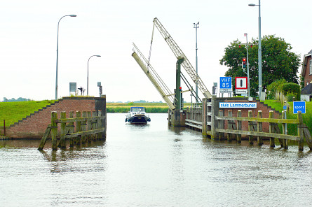 Foto Sluis Lammerburen, brug over benedenhoofd