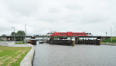Foto Spoorbrug HRM