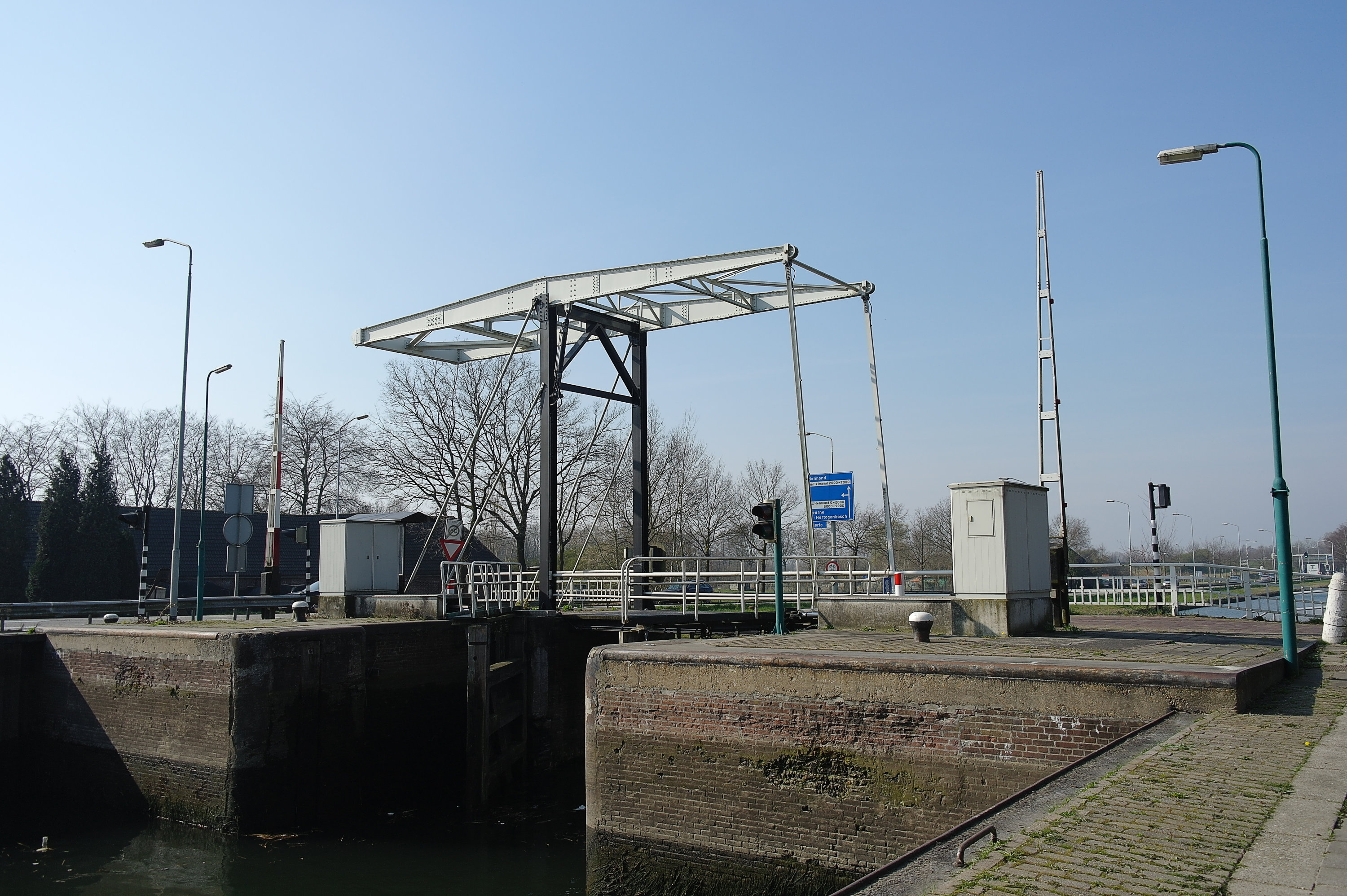 Middellandse Zee Niet meer geldig Verslinden Sluis 9, brug over benedenhoofd in Helmond, bedieningstijden - Waterkaart  Live