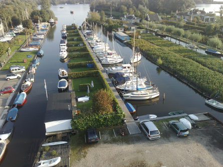 Foto Aalsmeer - Jachthaven Furian Zeilmakerij-Tuigerij