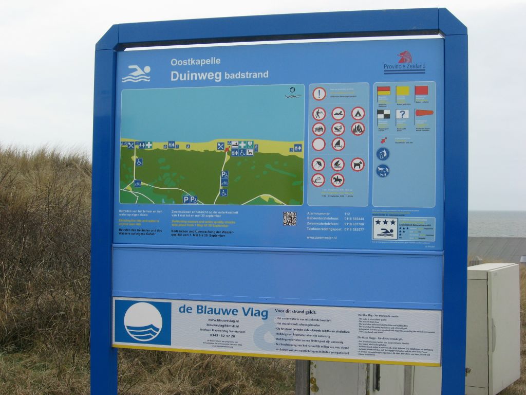 The information board at the swimming location Oostkapelle, overgang Berkenbosch