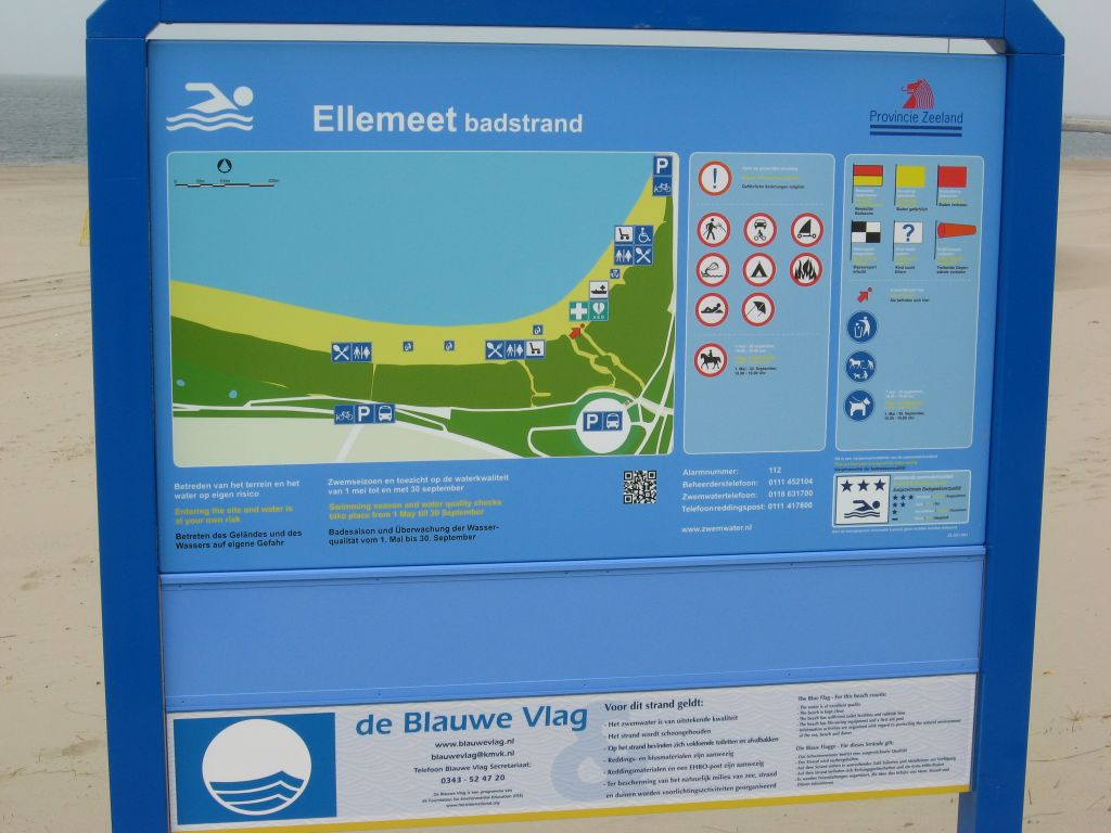 The information board at the swimming location Ellemeet, overgang Scharendijke