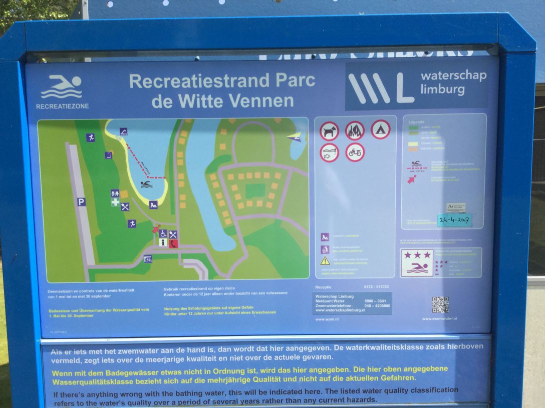 Het informatiebord bij zwemlocatie Recreatiestrand Parc De Witte Vennen