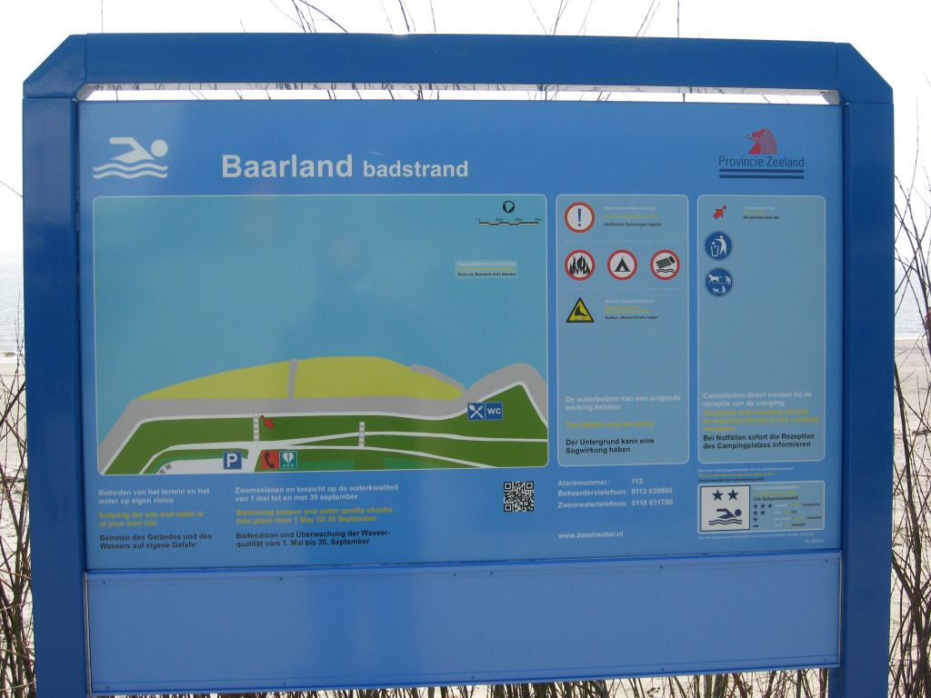 Het informatiebord bij zwemlocatie Baarland Badstrand
