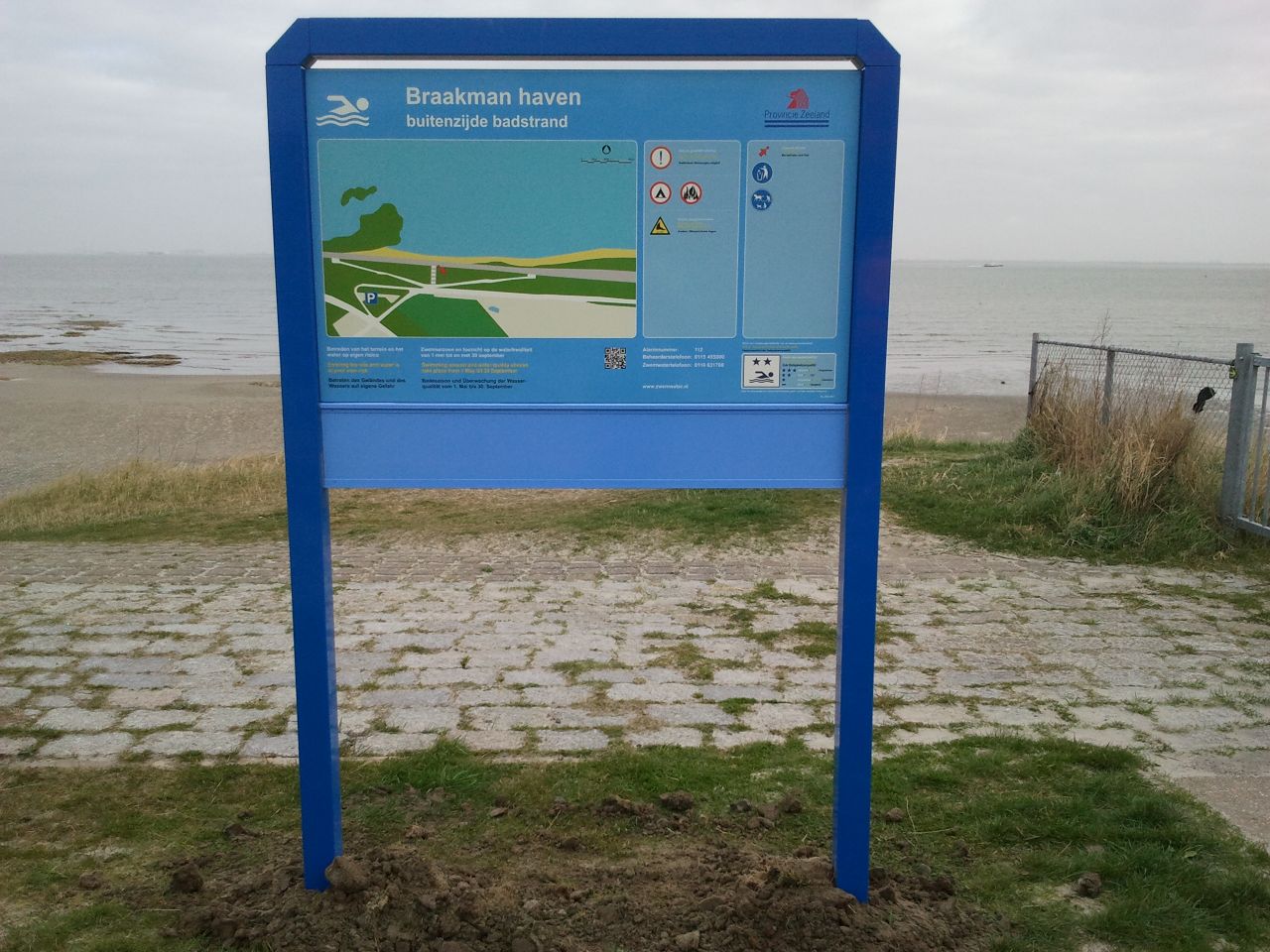 Het informatiebord bij zwemlocatie Braakman Haven Buitenzijde Badstrand