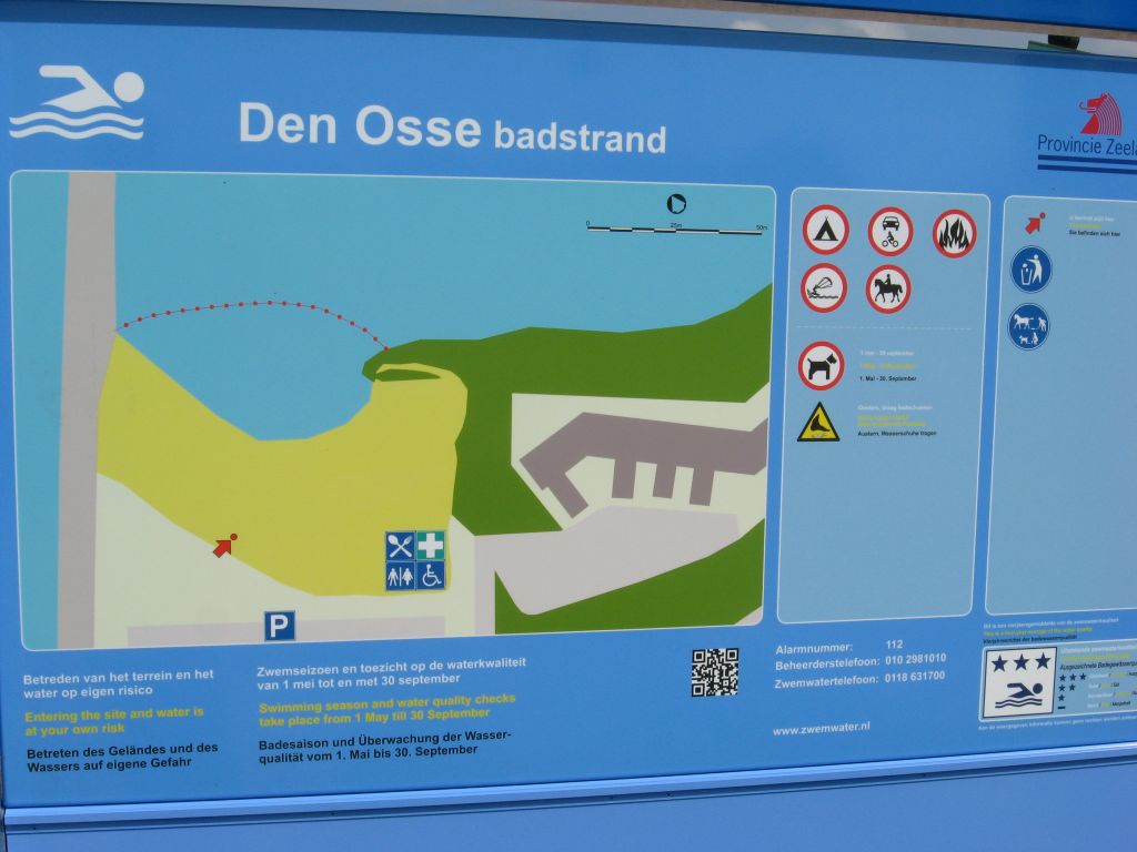 Het informatiebord bij zwemlocatie Den Osse Badstrand