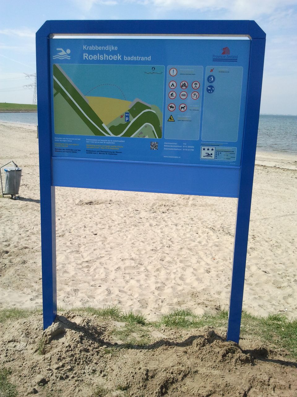 Het informatiebord bij zwemlocatie Krabbendijke Roelshoek Badstrand