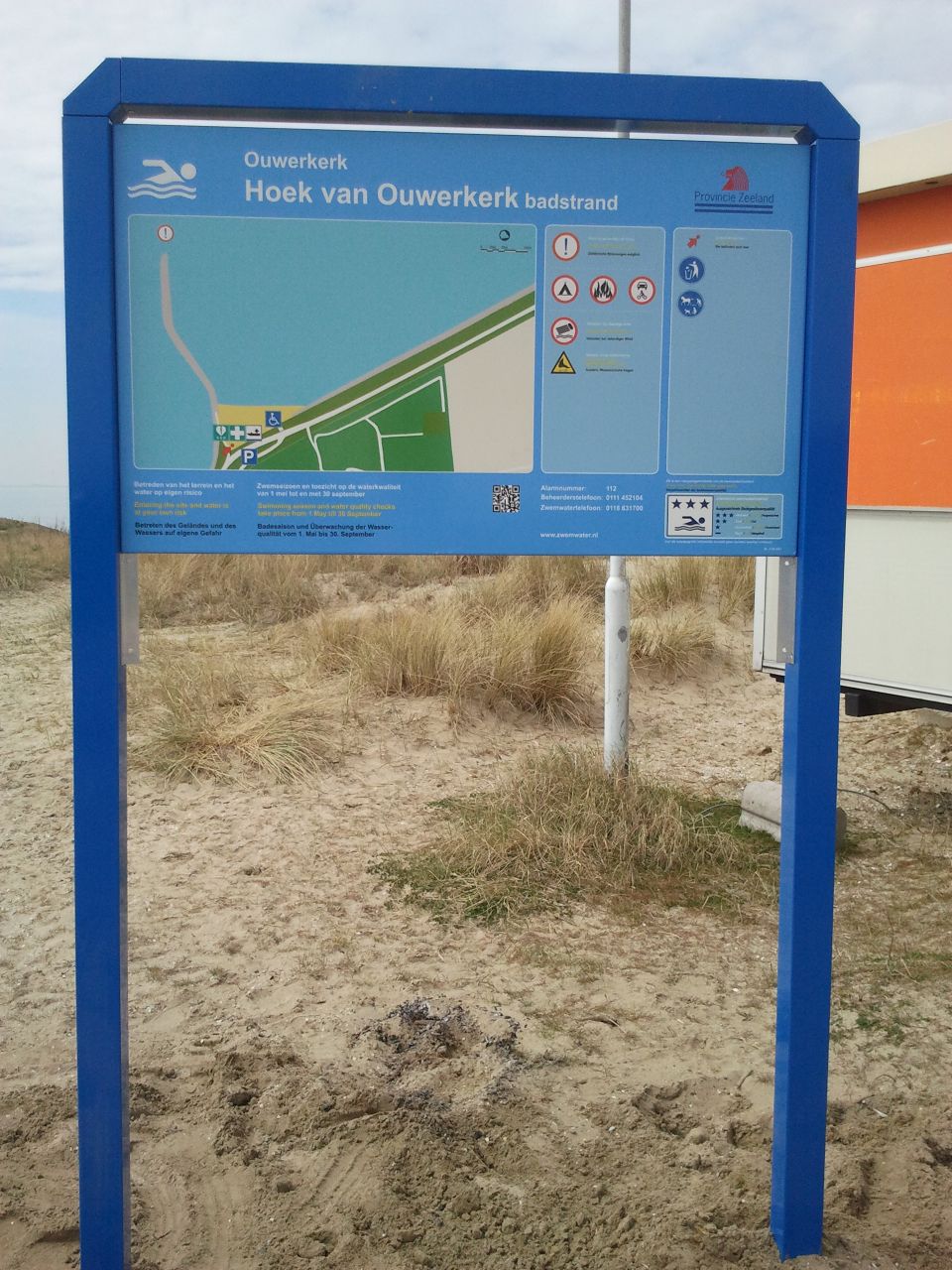 Het informatiebord bij zwemlocatie Ouwerkerk Hoek van Ouwerkerk Badstrand