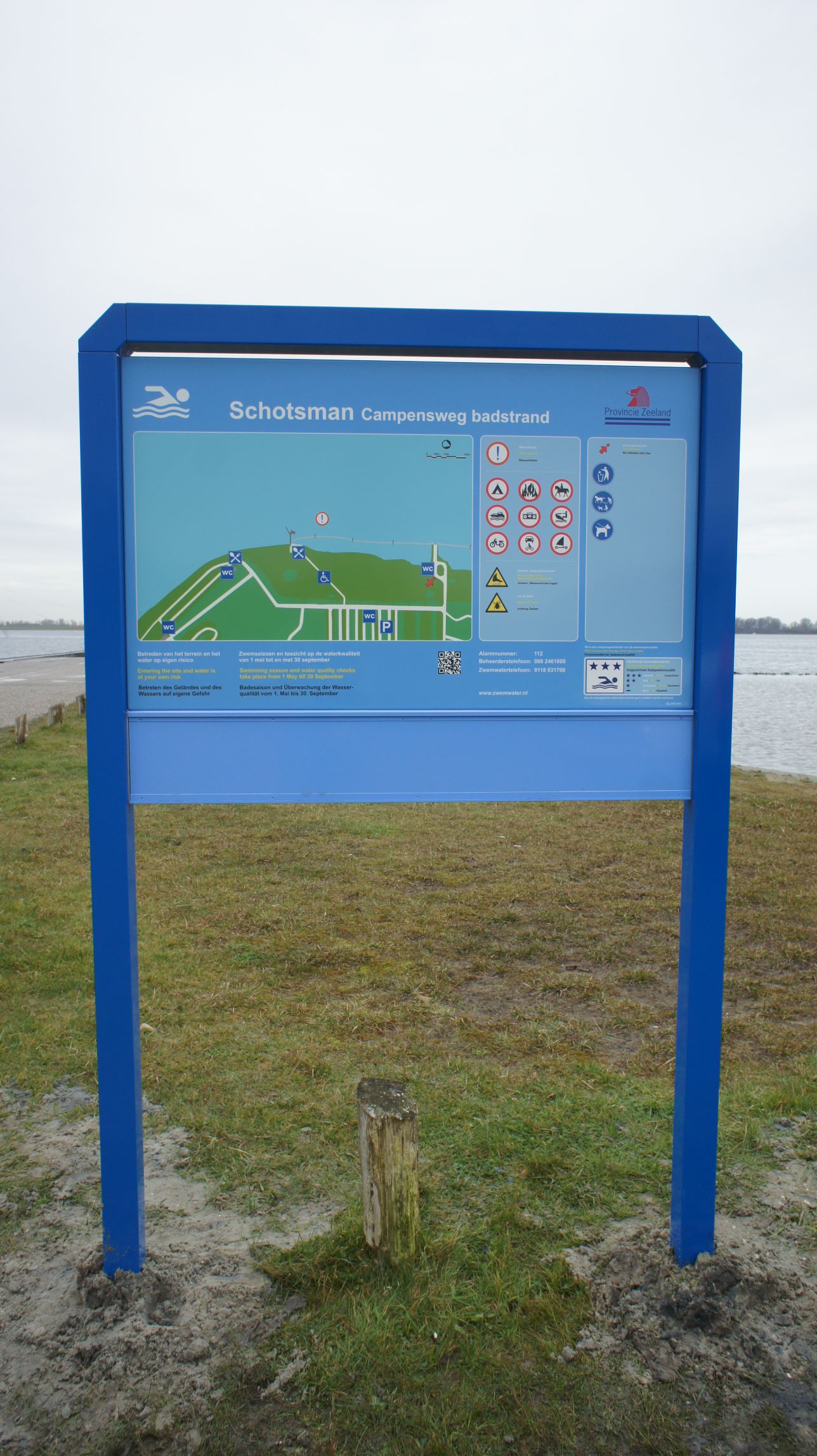 Het informatiebord bij zwemlocatie Schotsman Campensweg Badstrand