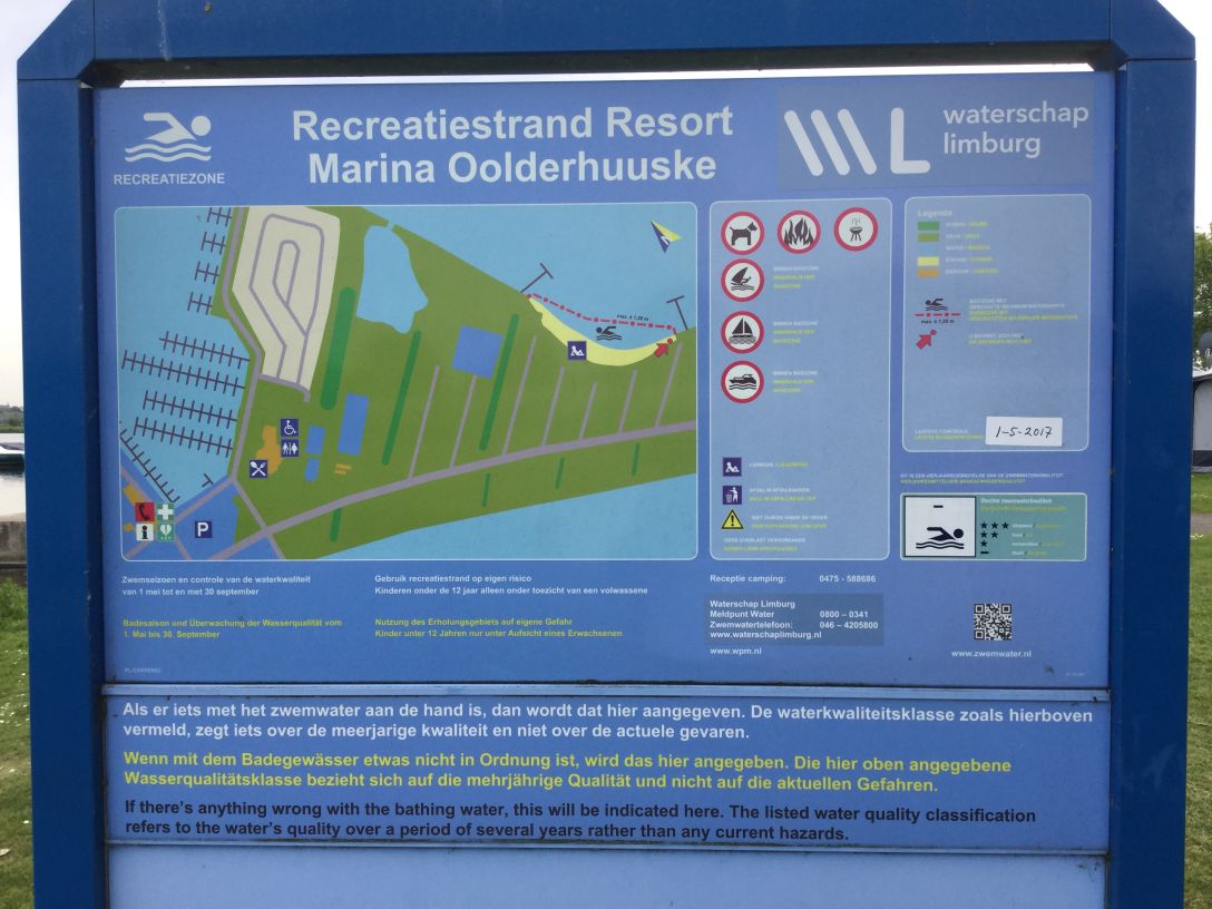 Het informatiebord bij zwemlocatie Recreatiestrand Resort Marina Oolderhuuske