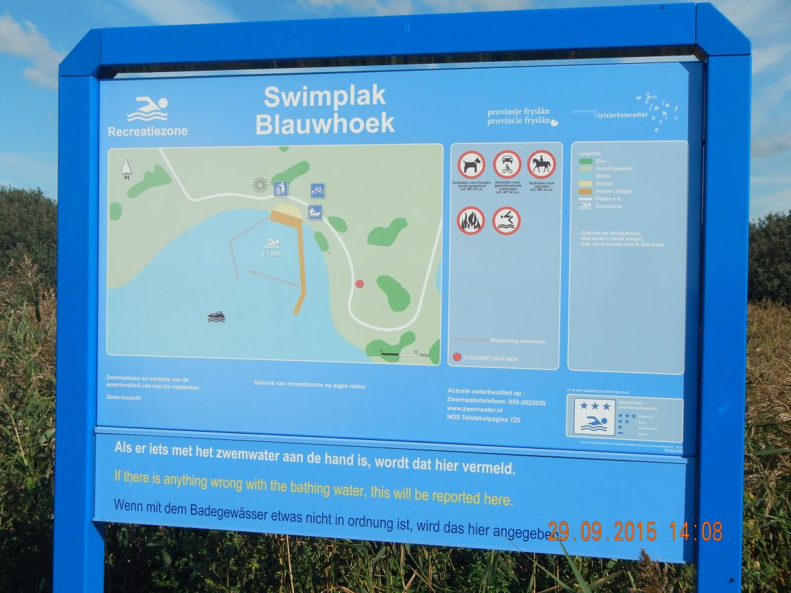 Het informatiebord bij zwemlocatie Swimplak Blauwhoek